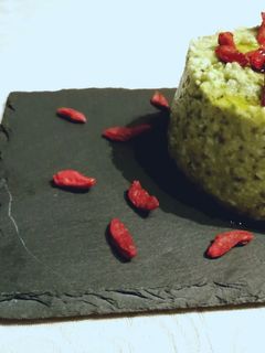 Una foto de Desayuno de requesón y aguacate