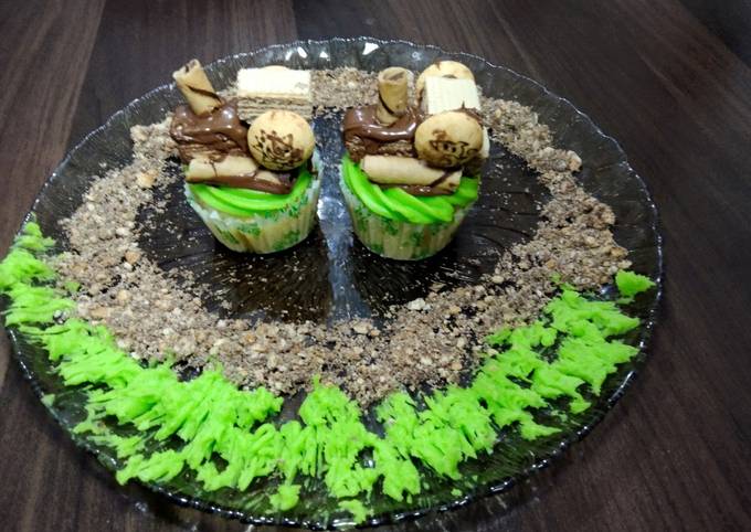 Steps to Make Award-winning Mini Train cupcakes