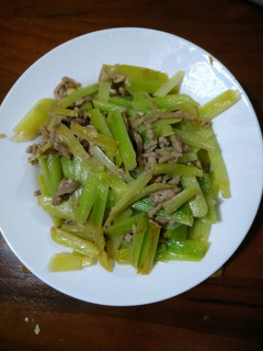 碧玉筍炒肉絲 的食譜成品照片