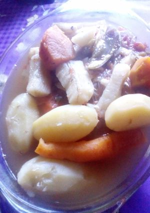 Una foto de Pollo al horno con mandioca y zanahoria