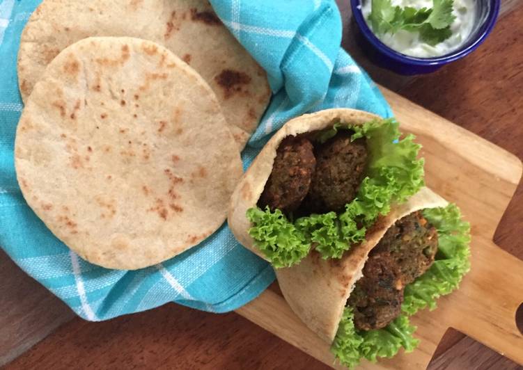 Bagaimana Menyiapkan Pita Bread yang Enak Banget