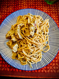 Una foto de Pasta con salsa cremosa de alcachofas