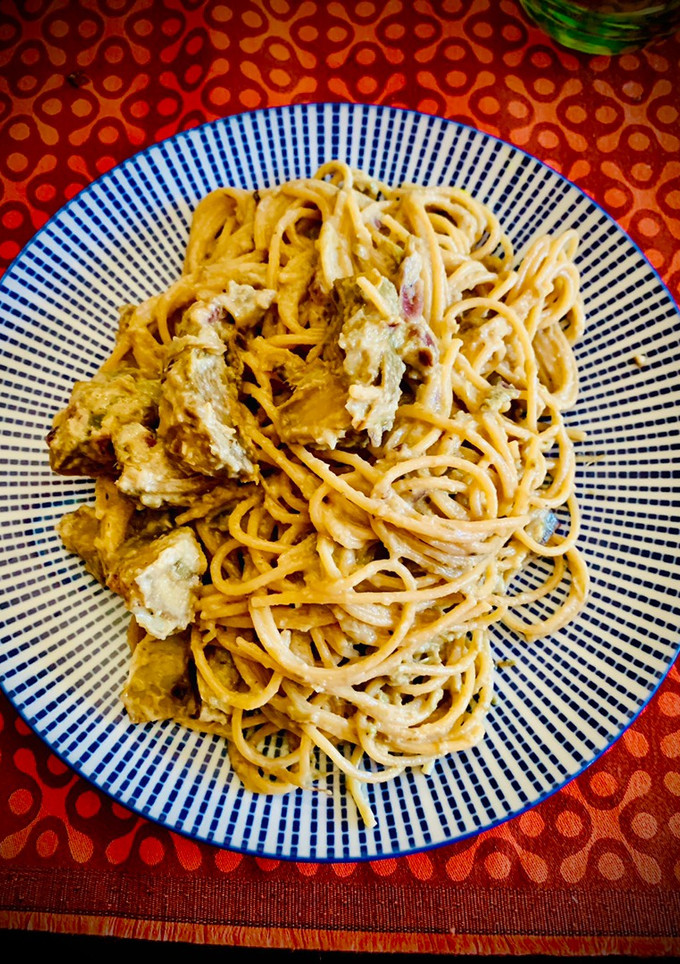 Una foto de Pasta con salsa cremosa de alcachofas