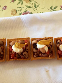 A picture of White and Red Lobia Basket salad.