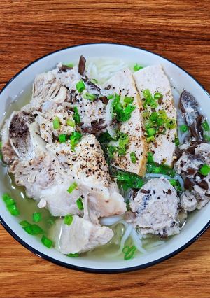 Hình của món Bún Mọc.