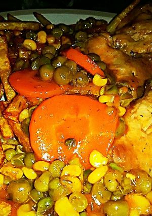 A picture of Tex's Ez Wings Stew with Skinny Fries 🍟🍗🍲.