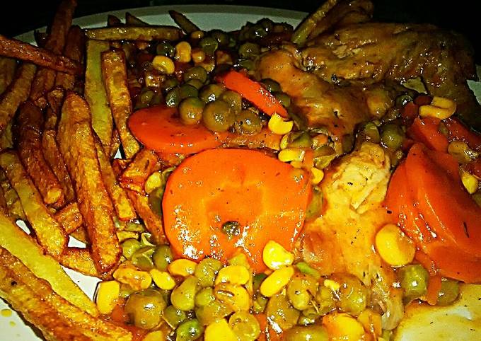 Simple Way to Prepare Homemade Tex&#39;s Ez Wings Stew with Skinny Fries 🍟🍗🍲