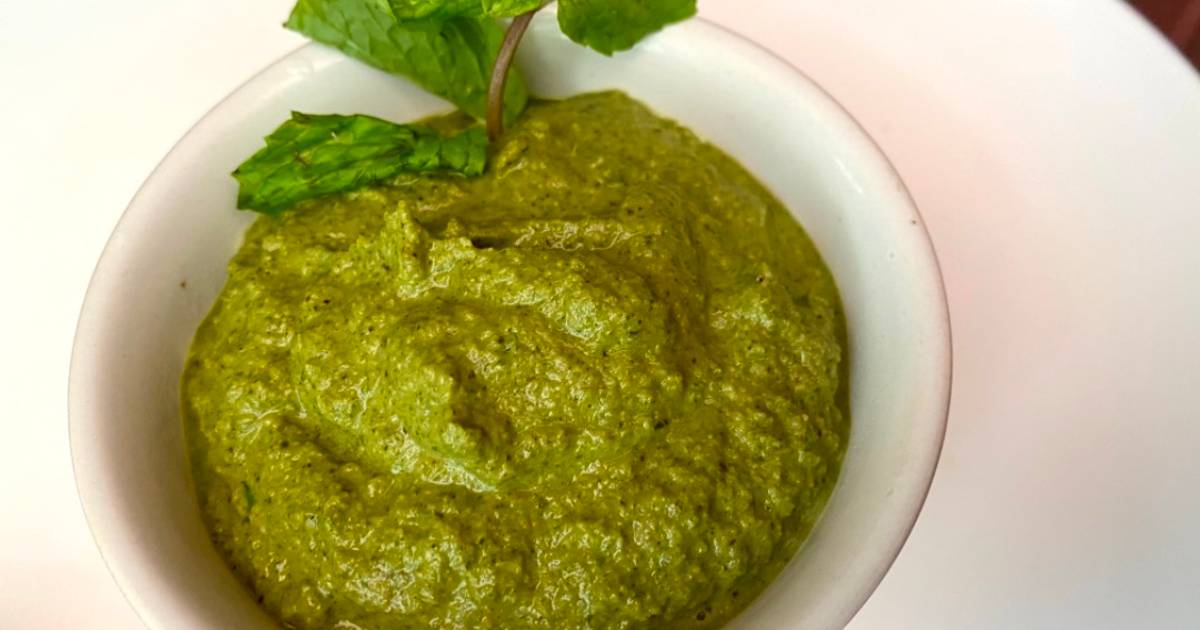புதினா சட்னி (Mint Chutney) (Puthina chutney recipe in tamil) இவருடைய ரெசிபி Nalamisha குக்பேட்