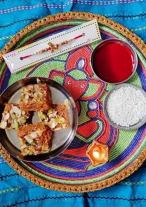 મલાઈ મોહનથાળ (Malai Mohanthal Recipe In Gujarati) રેસીપી મુખ્ય ફોટો