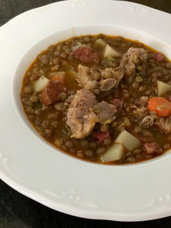 Una foto de Lentejas con costilla