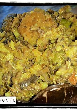 নিরামিষ মোচার ঘন্ট রেসিপির প্রধান ছবি