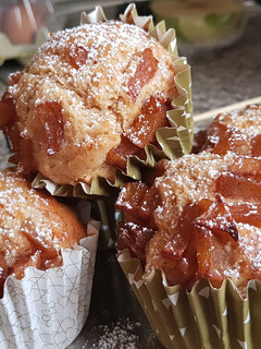 Una foto de Magdalenas con Manzana Caramelizada