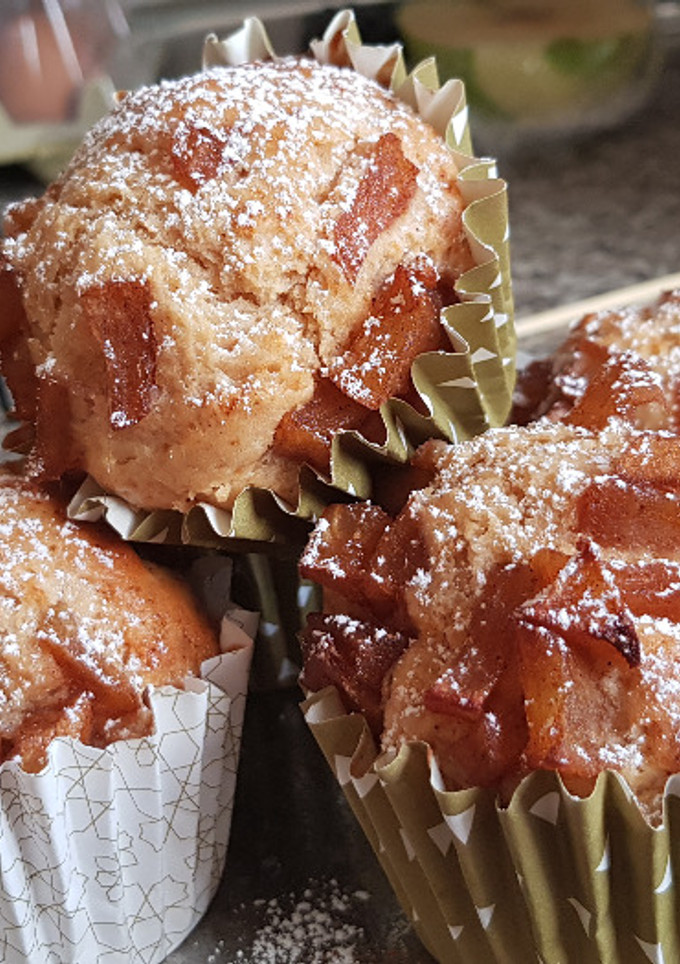Una foto de Magdalenas con Manzana Caramelizada