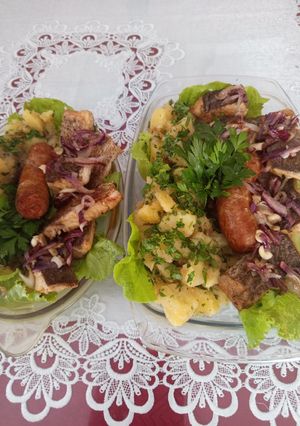 Sült busa petrezselymes burgonyával és ropogós kolbásszal 1294 recept fotója