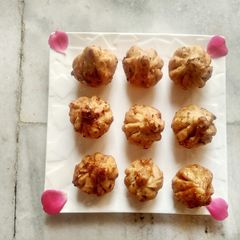 A picture of Khoa Nariyal Fried Modak.