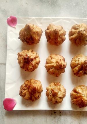 A picture of Khoa Nariyal Fried Modak.