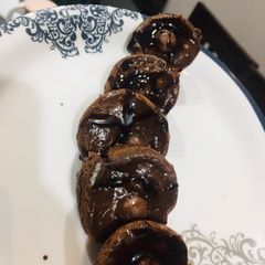 A picture of Biscuit cup cake.