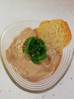 Una foto de Paté de bonito con soja, jengibre y wakame