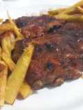 Ribs a la barbacoa con batatas fritas