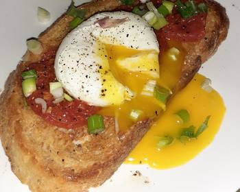 Easy Recipe Tomato and poached egg garlic toast Delicious Simple