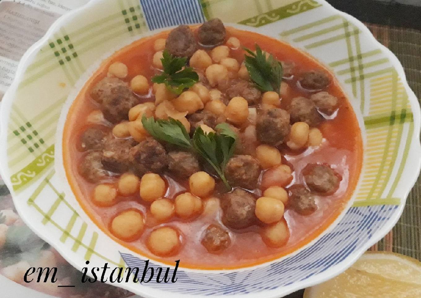 Ekşili Köfte (Turkish Meatballs in Sour Sauce)