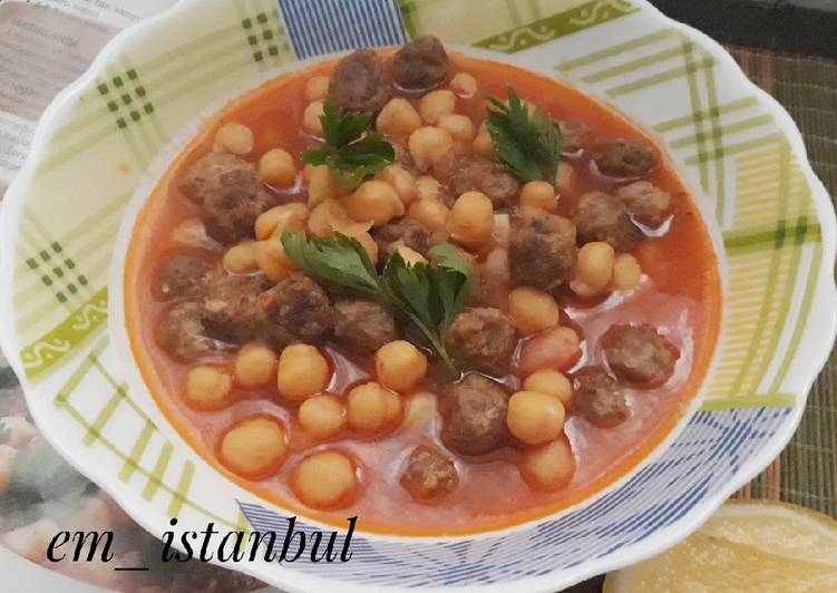 Ekşili Köfte (Turkish Meatballs in Sour Sauce)