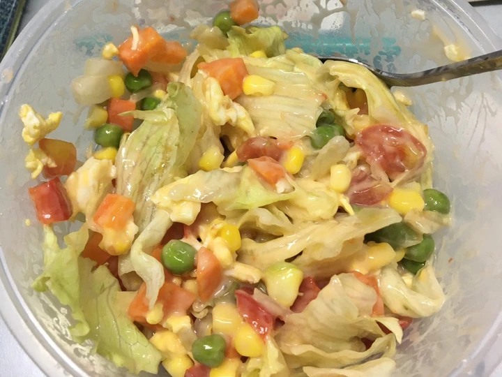 Langkah Mudah untuk Menyiapkan Resep  Salad sayur simple yang Bikin Ngiler, Lezat