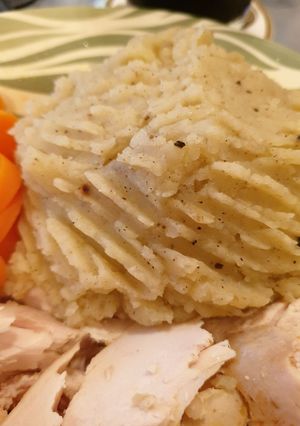 A picture of Death by mashed potatoes.