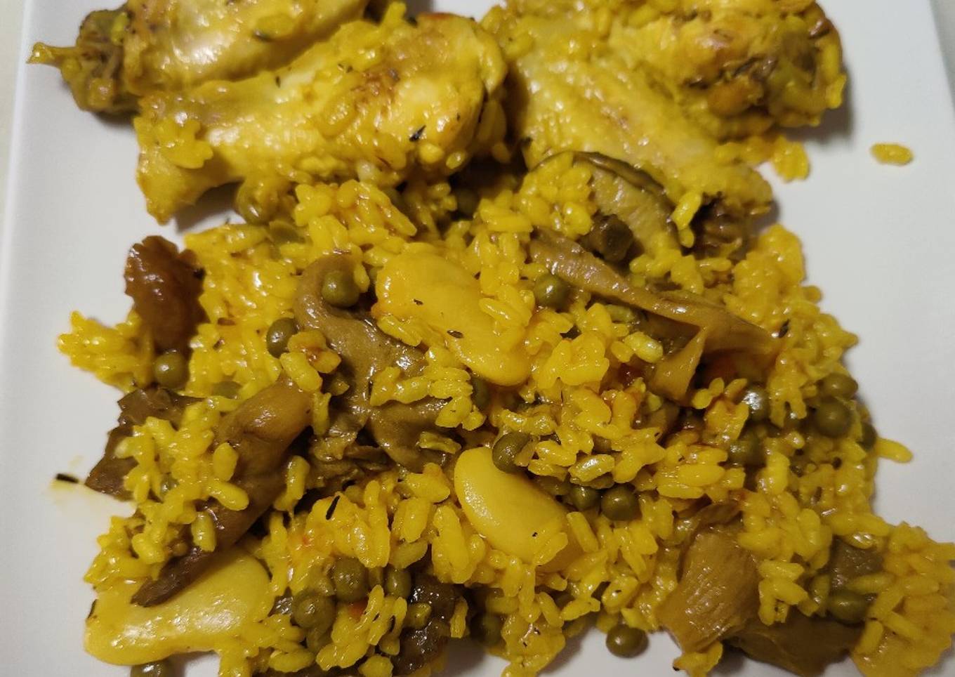 Arroz con pollo y setas