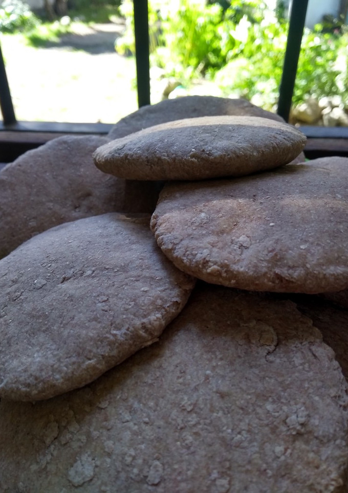 Una foto de Pan árabe integral casero
