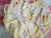 Una foto de salsa bechamel con pollo