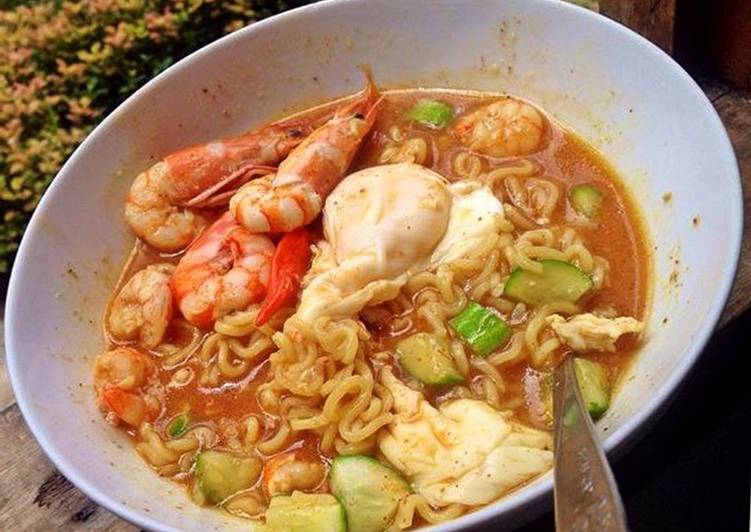 Kreasi Indomie kari ayam