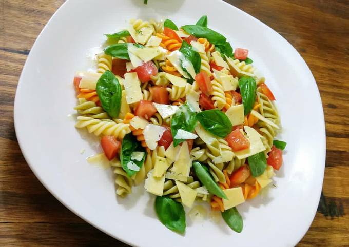 Ensalada Caprese Con Pastas Receta De Alejandro Moreyra Cookpad