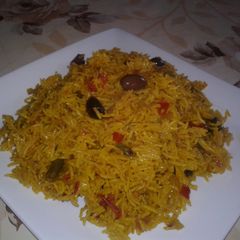 A picture of Olives and saffron beryani.