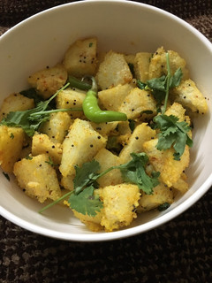 ફા્ઈડ ઈડલી (Fried Idli Recipe In Gujarati) રેસીપી મુખ્ય ફોટો