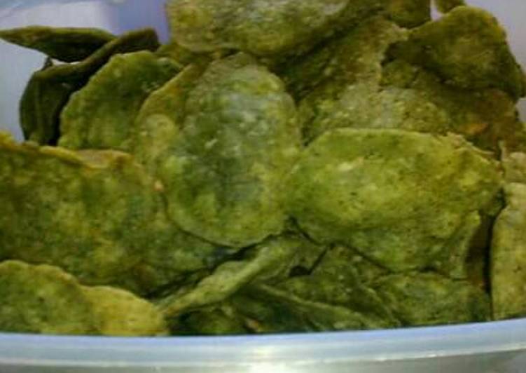 Keripik bayam keju