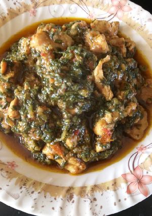 A picture of Spinach with chicken.