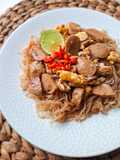 Bihun Goreng Siram Pentol Orek