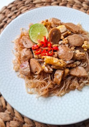Foto resep Bihun Goreng Siram Pentol Orek