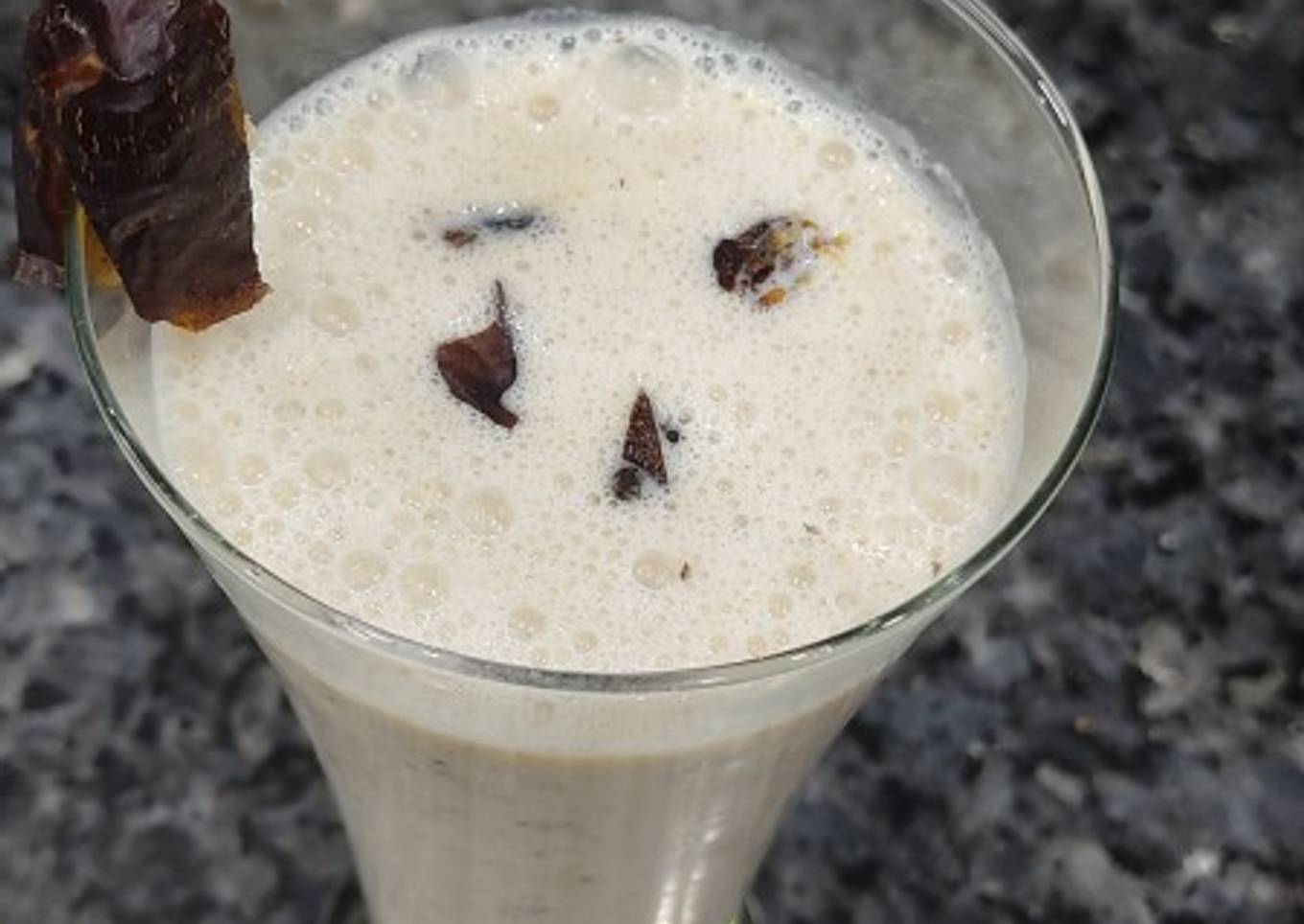 Dates banana shake
