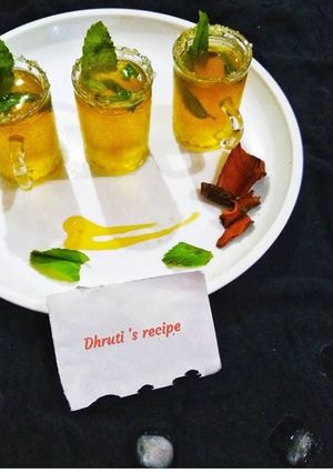 A picture of Honey and mint iced green tea shots.