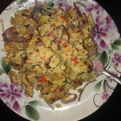 A picture of Spicy Scrambled Goose eggs.