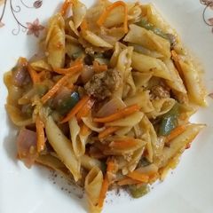 A picture of Qeema macroni.