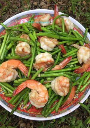 รูปของ “ผัดหน่อไม้ฝรั่งกุ้งสด”