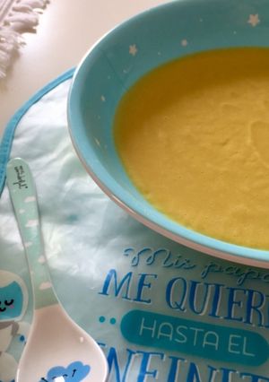 Una foto de Primera papilla con pollo 👶🏼🤞🏼🍗🥕