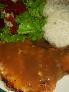 Una foto de Chuleta de Cerdo en salsa de Tamarindo