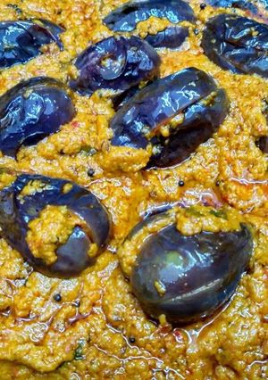 A picture of Stuffed Baby Eggplant Curry.