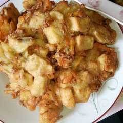 A picture of Bakwan Tahu.