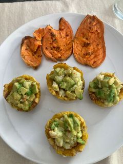 Una foto de Cestas plátano macho con gambones