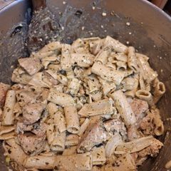 A picture of Creamy Chicken Pesto.